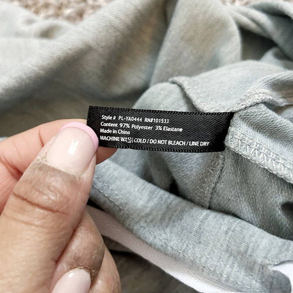 🛍️ Yandy.com Active Gray Hooded Long Sleeve Shirt Womens Size S - Picture 3 of 5